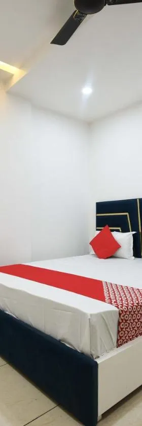 Hotel O Empire State，位于德里的酒店
