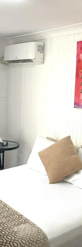 塔瑞洛奇汽车旅馆 ，位于塔里的酒店