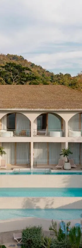 Le La Lake Resort and Spa，位于班康卡臣的酒店