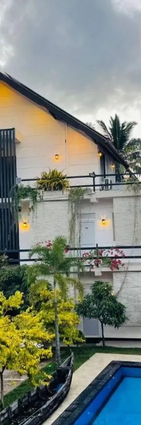 Royal Crown Residency Hotel，位于Talawatugoda的酒店