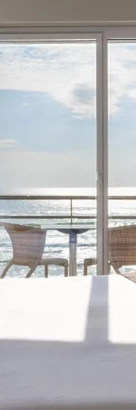 Hotel & Spa Les Roches Noires，位于莱萨布勒-多洛讷的酒店