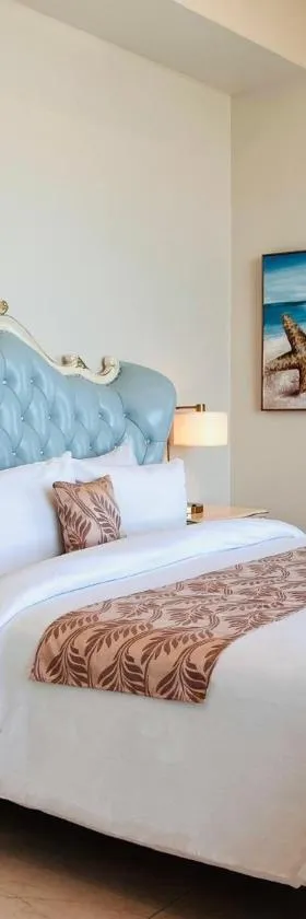 Golden Bay Belize Hotel，位于伯利兹城的酒店