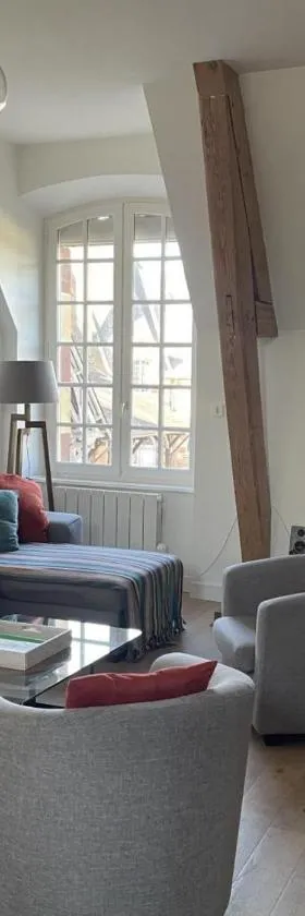Spacieux gîte près d'un château avec parc, 4 chambres, 2 sdb, Wifi, et animaux acceptés. - FR-1-489-215，位于特雷沃勒的酒店