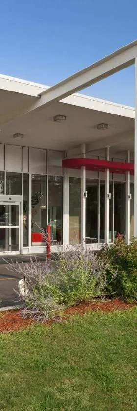 洛克维尔中心华美达酒店&套房，位于罗克维尔森特的酒店