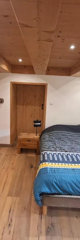 Appartement du bois des Fugiers，位于于日讷的酒店