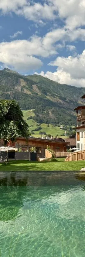 SPA & Naturhotel Outside，位于东蒂罗尔地区马特赖的酒店