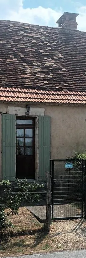 GÎTE AUX BOIS D'EN TEMPS，位于Lunas的酒店