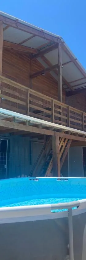 Casa Container completa，位于阿里奥阿罗约杜西尔瓦的酒店