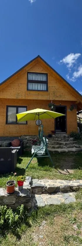 Prokoško jezero Zlatna koliba，位于福伊尼察的酒店