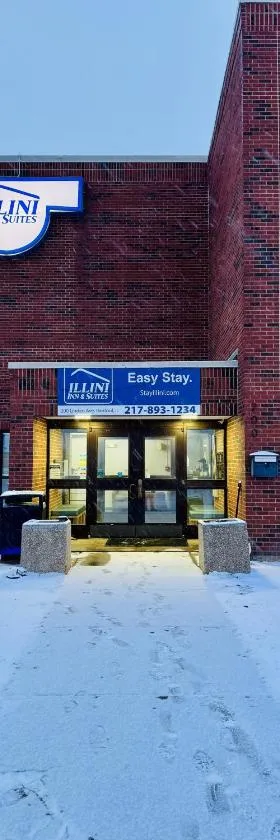 Illini Inn & Suites，位于Rantoul的酒店