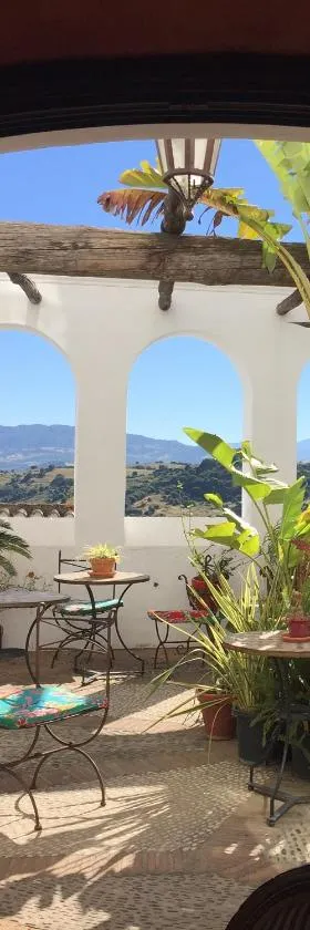 Hotel Casa Henrietta，位于希梅纳德拉夫龙特拉的酒店