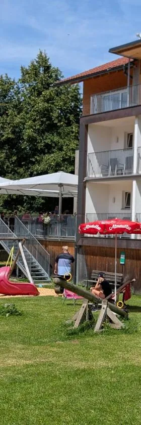 Familienhotel Adler，位于林格瑙的酒店