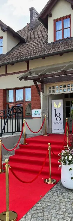 Zajazd Pod Szyszkami，位于克罗托申的酒店