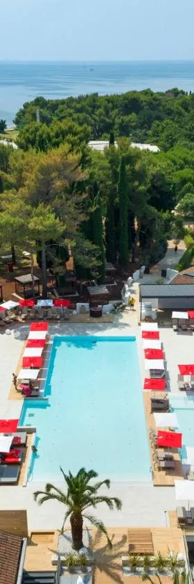 Hotel Pelegrin Plava Laguna，位于乌马格的酒店