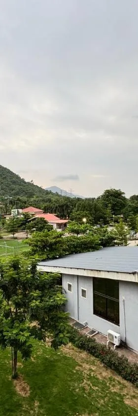 HillRock Resort & Villas, Neral-Karjat，位于卡尔贾特的酒店