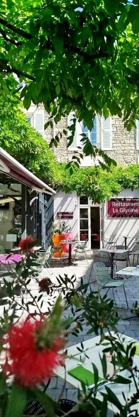 Logis Hôtel-Restaurant LE FONTARABIE，位于丰特奈勒孔特的酒店