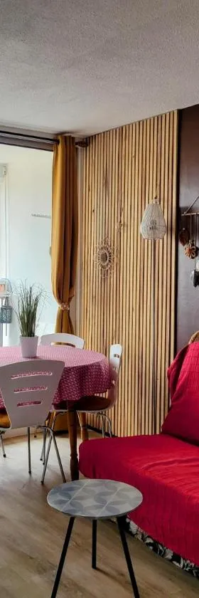 Charmant appartement vue mer，位于纳博讷普拉日的酒店