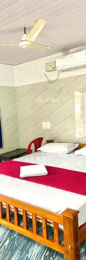 Shri Ishwari Homestay Murdeshwar，位于Māvalli的酒店