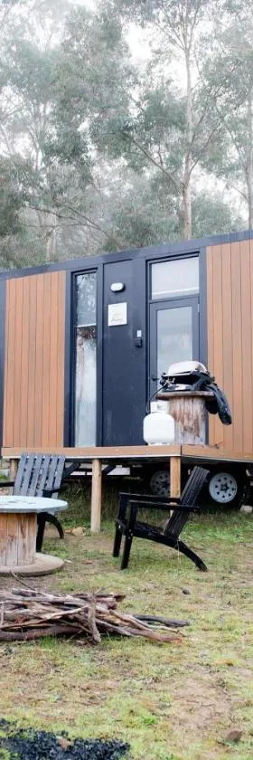 Bundaleer Tiny House 2 by Tiny Away，位于Doyles Creek的酒店