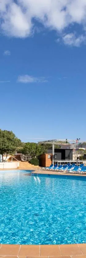 Invisa Ereso All Inclusive，位于埃斯卡纳的酒店