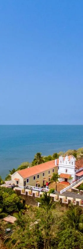 Fort Tiracol Goa，位于阿姆波尔的酒店