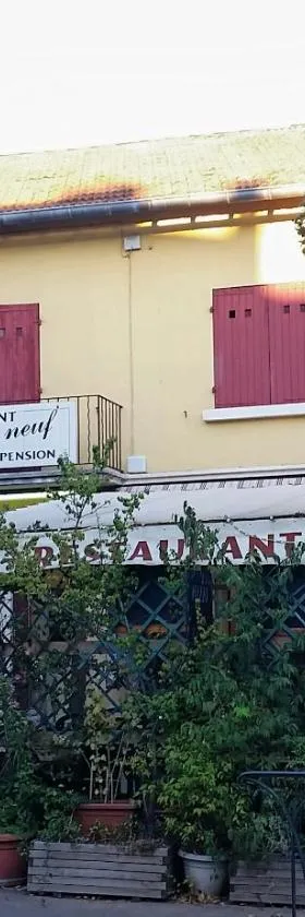 乐砗玟新桥旅馆，位于格雷乌莱班的酒店