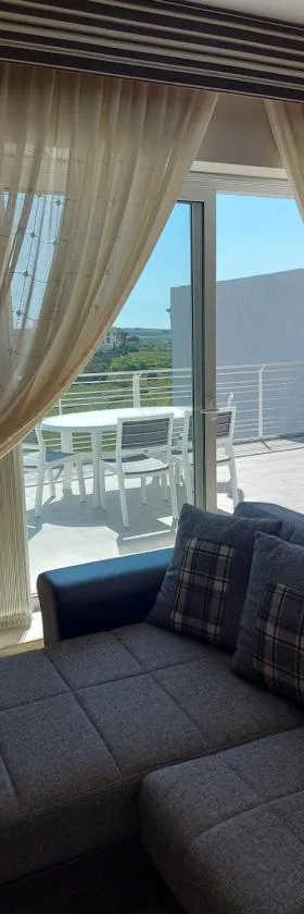 Trilogy Penthouse, Holiday Home, Gozo，位于Kerċem的酒店