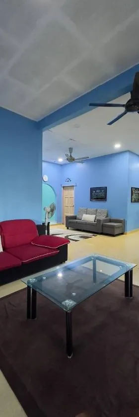 Homestay D Makmur UNIT 1，位于丰盛港的酒店