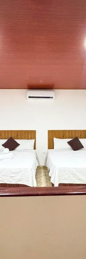 Hotel y Restaurante Punta Diamantes，位于Acajutla的酒店