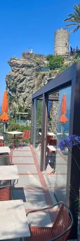 詹尼弗兰西酒店，位于韦尔纳扎的酒店
