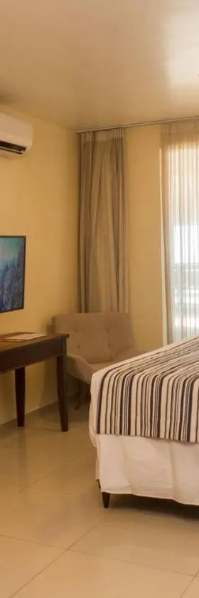 Sunset Beach Hotel，位于泰巴的酒店