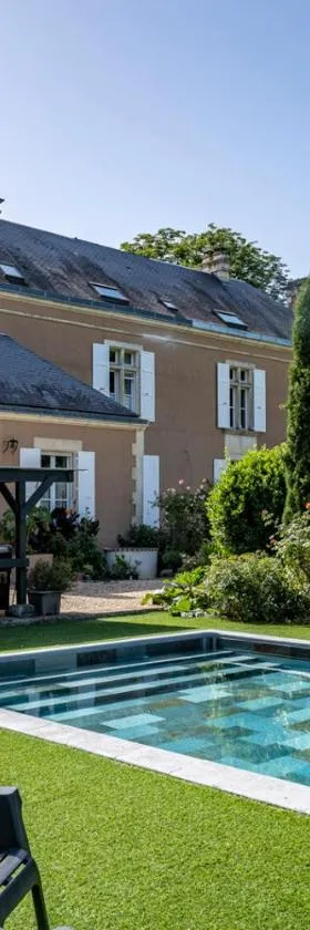 Manoir le Mingreaud Chambres d'hôtes，位于Sainte-Gemme-la-Plaine的酒店