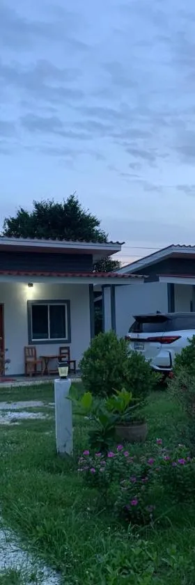 KHUN CHUAT'S HOUSE，位于Ban Nong Ben的酒店