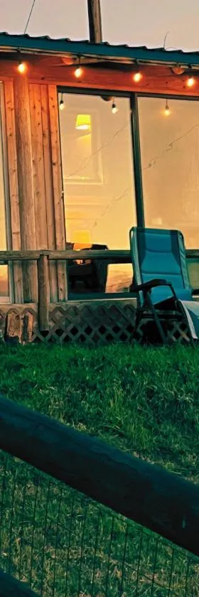 Cozy Cabin Oxen-Le-Fields Montana，位于Conner的酒店