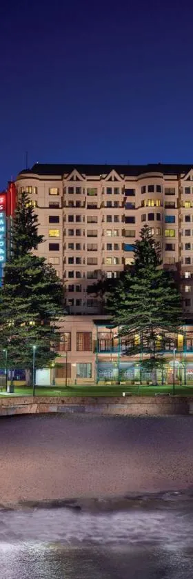 斯坦福格兰德阿德莱德酒店，位于阿德莱德的酒店