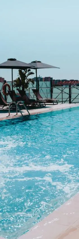 Hotel Málaga Nostrum Airport，位于马拉加的酒店