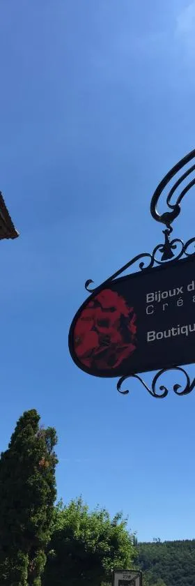 Au Bourg，位于Le Landeron的酒店