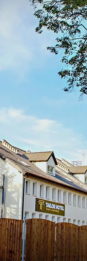 Tailor Hotel Sport & Conference，位于莫龙格的酒店
