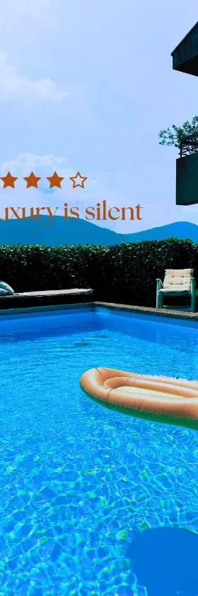 Luxury apartment with pool，位于Collina d'Oro的酒店