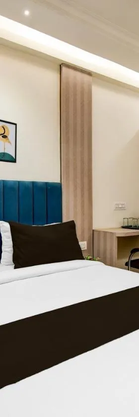 Super Townhouse Bairhana Road Prayagraj，位于Colonelganj的酒店