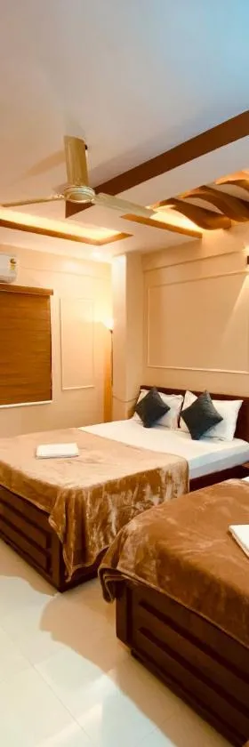 AL-MANAL 305 Premium Room 5 beds，位于Bhatkal的酒店