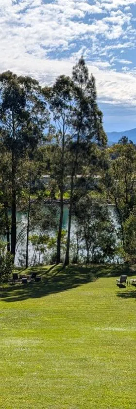 The Glade, peace among the trees on the river，位于尤朗加的酒店