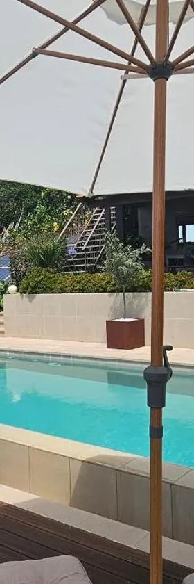 Les Terrasses Suites，位于卡列塔的酒店