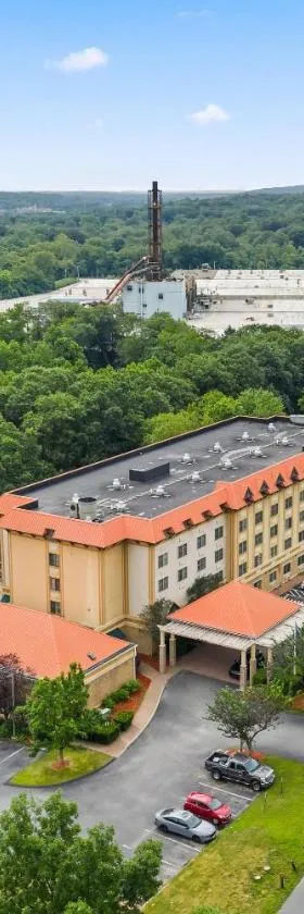 Comfort Suites Near Casinos，位于诺维奇的酒店