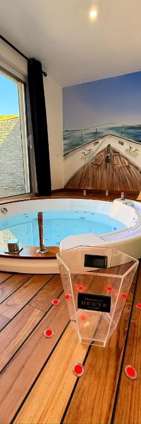 L'Évasion des Sens - Spa Sauna Hammam Jacuzzi，位于Bray-sur-Somme的酒店
