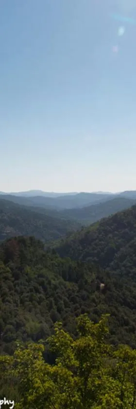 La vallée de Gaïa，位于Saint-Hilaire-de-Lavit的酒店
