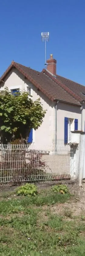 巴黎来客阿蒙尼亚住宿加早餐旅馆，位于Montigny-aux-Amognes的酒店