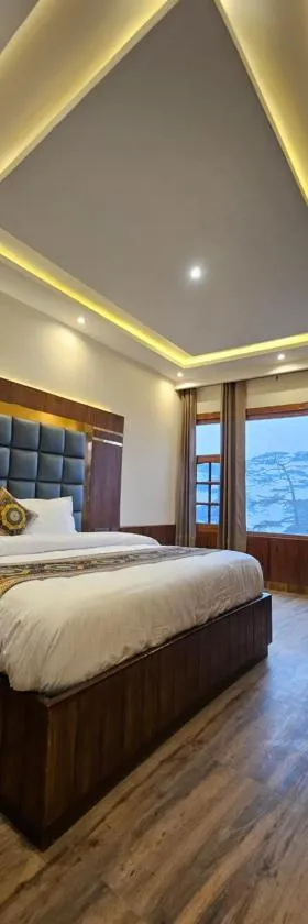 Central Vista - Shimla Royale - Near Mall road Free Pickup From Railway station shimla，位于西姆拉的酒店