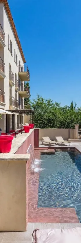 Garrigae Distillerie de Pezenas - Hotellerie & Spa，位于佩兹纳斯的酒店