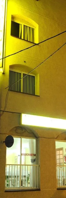 加泰罗尼亚城酒店，位于圣卡洛斯拉腊皮塔的酒店